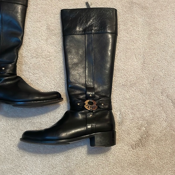 Fendi Boots - Picture 2 of 16